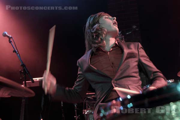 DEWOLFF - 2012-02-19 - PARIS - La Maroquinerie - 